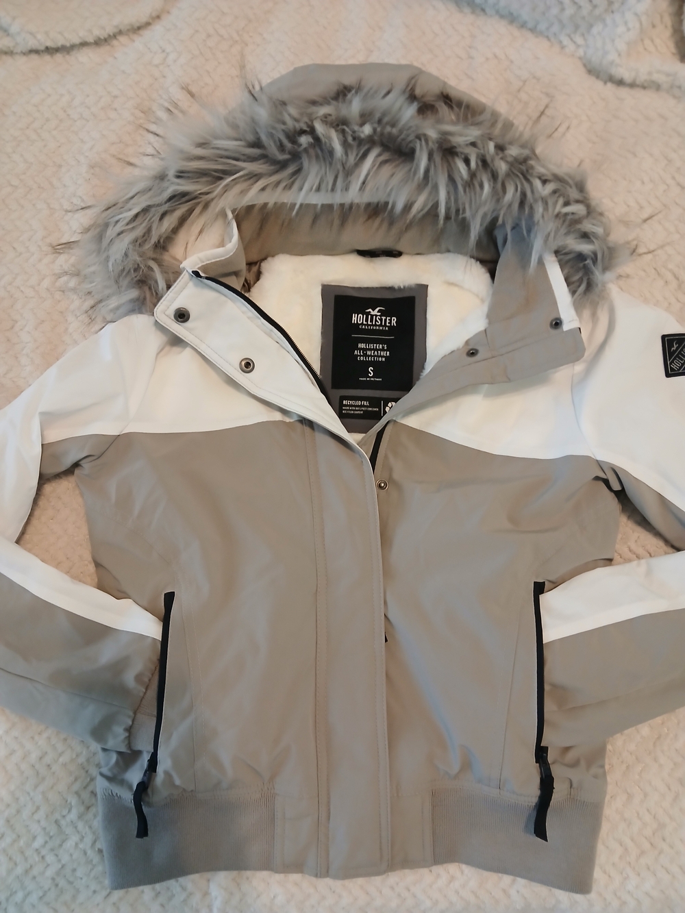 Hollister Women's Two-Tone Hooded Winter Jacket - Light Gray & White